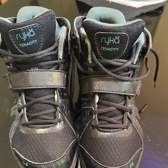 Ryka women’s Black and Green Tenacity Shoes size 8.5 - Picture 1 of 10